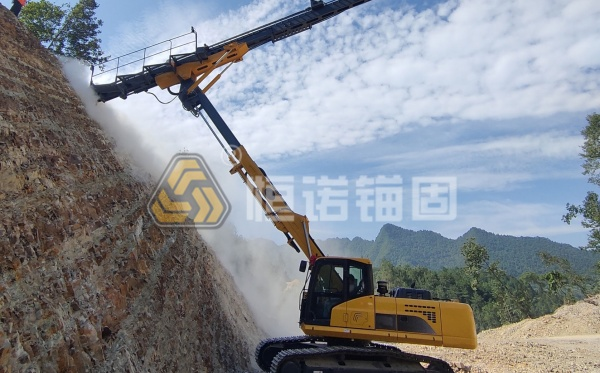 高舉鉆機在邊坡支護中的施工流程