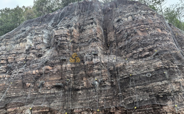 邊坡主動(dòng)防護(hù)網(wǎng)施工步驟