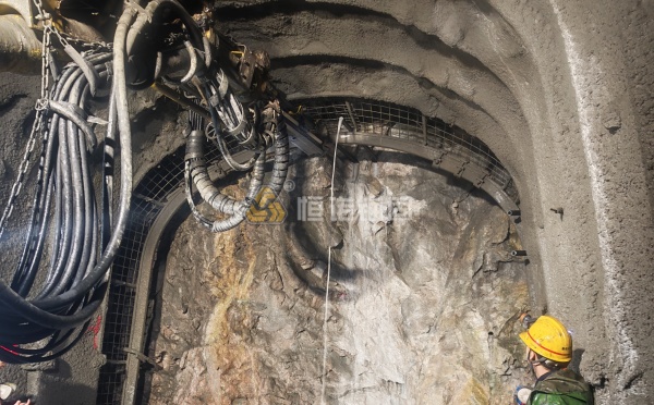 礦山破碎帶總塌方？看自鉆式錨桿如何破解難題！