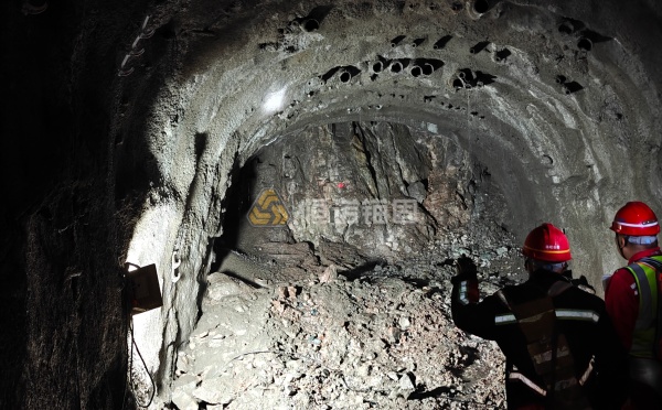 客戶見證&mdash;&mdash;新疆某金礦遇破碎帶支護難題，恒諾錨固助其實現安全掘進