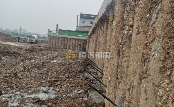 錨桿如何選擇？自鉆式錨桿與普通錨桿適用場景分析