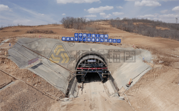 自鉆式錨固系統隧道應用-自鉆式中空錨桿-洛陽恒諾錨固