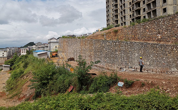 土夾石邊坡 土夾石邊坡